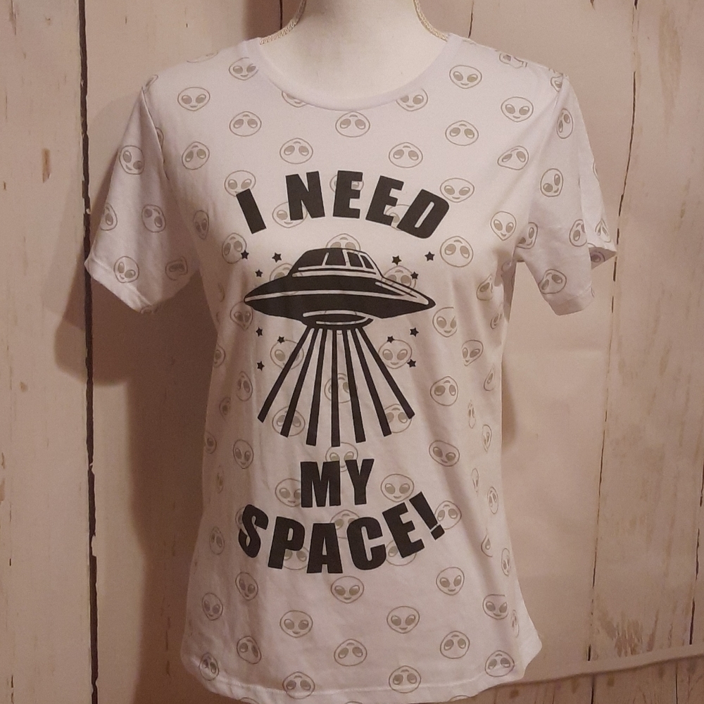 Rue 21 T Shirt  Sz S-M Spaceship Aliens Graphics